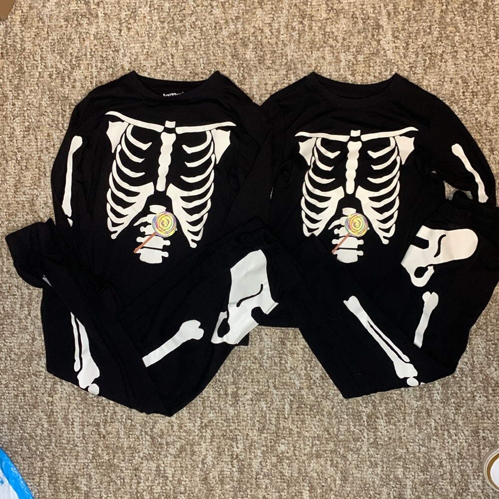 Halloween pajama bundle! Size 6 and size 8 matching pajamas
